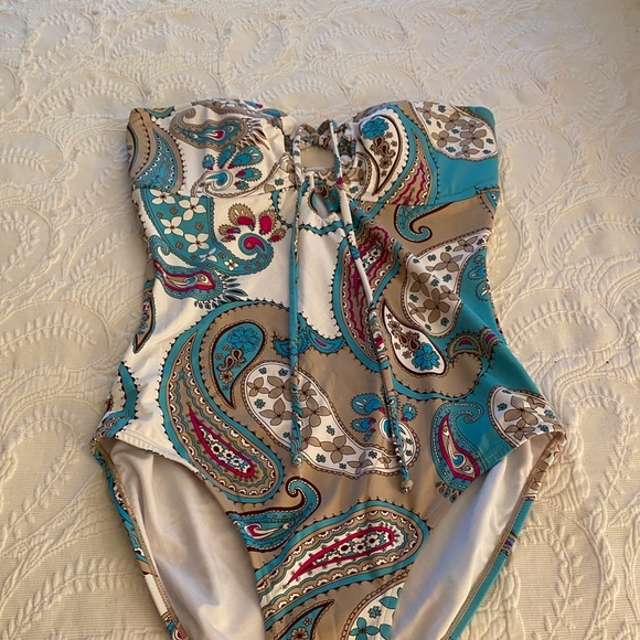 Beautiful bathing suit paisley print - Picture 6 of 8